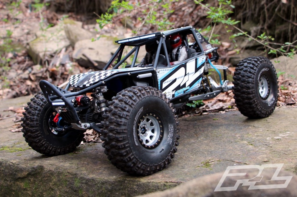 Axial bomber truck store body